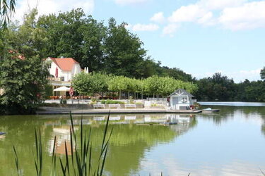 Restaurant in Wasserlage, Campingplatz, Stege - Brandenburg