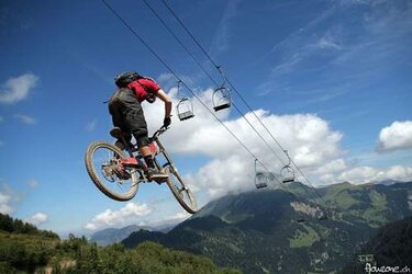 Gewerbeimmobilie mit Sportgaststätte