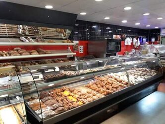 Bäckerei mit Filiale und Supermarkt an der Costa Brava