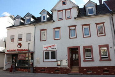 Fleischerfachgeschäft mit Imbiss