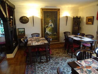 Motorrad- und Automuseum mit Restaurant zu verkaufen!