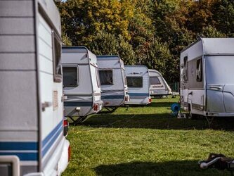 Campingplatz im Norden von Baden-Württemberg, nahe Gewässer