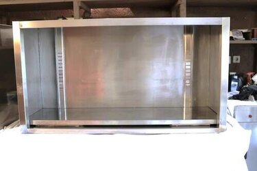 Edelstahl-Wandhängeschrank von HAKA, b=110 cm