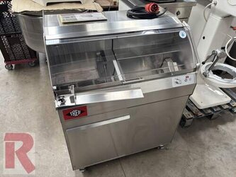 Treif Varius Sichelmesser-Brotschneidemaschine (2017)