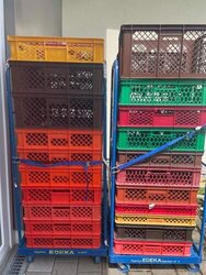 Backwaren-Transportkörbe mit Rollwagen