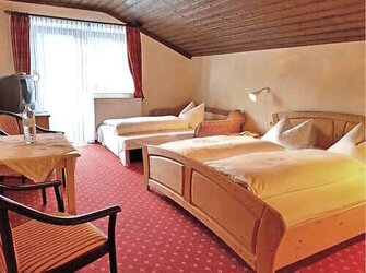 Hotel 58 Betten mit Restaurant und Eventsaal zu verpachten