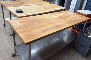 Bäckerei-Arbeitstisch Buche 200x80 cm  Edelstahl-Unterbau