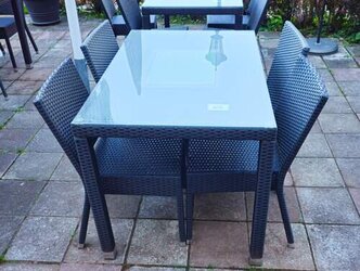 Outdoor Tische und Stühle aus Polyrattan