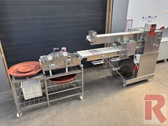 Lippelt Mini-Rustica GS mit 4 Walzen und 3 Stanzen, BJ 2011