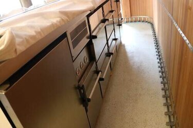 Schanktheke und Thekenablage