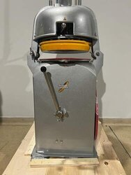 Brötchenpresse Sinmag SM 4-30 Halbautomat