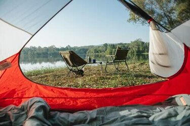 Top-Angebot  großer Campingplatz mit Wald, direkter Seelage