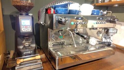 Komplettes Café-Setup: Rocket Boxer Timer 2G + Eureka Specia